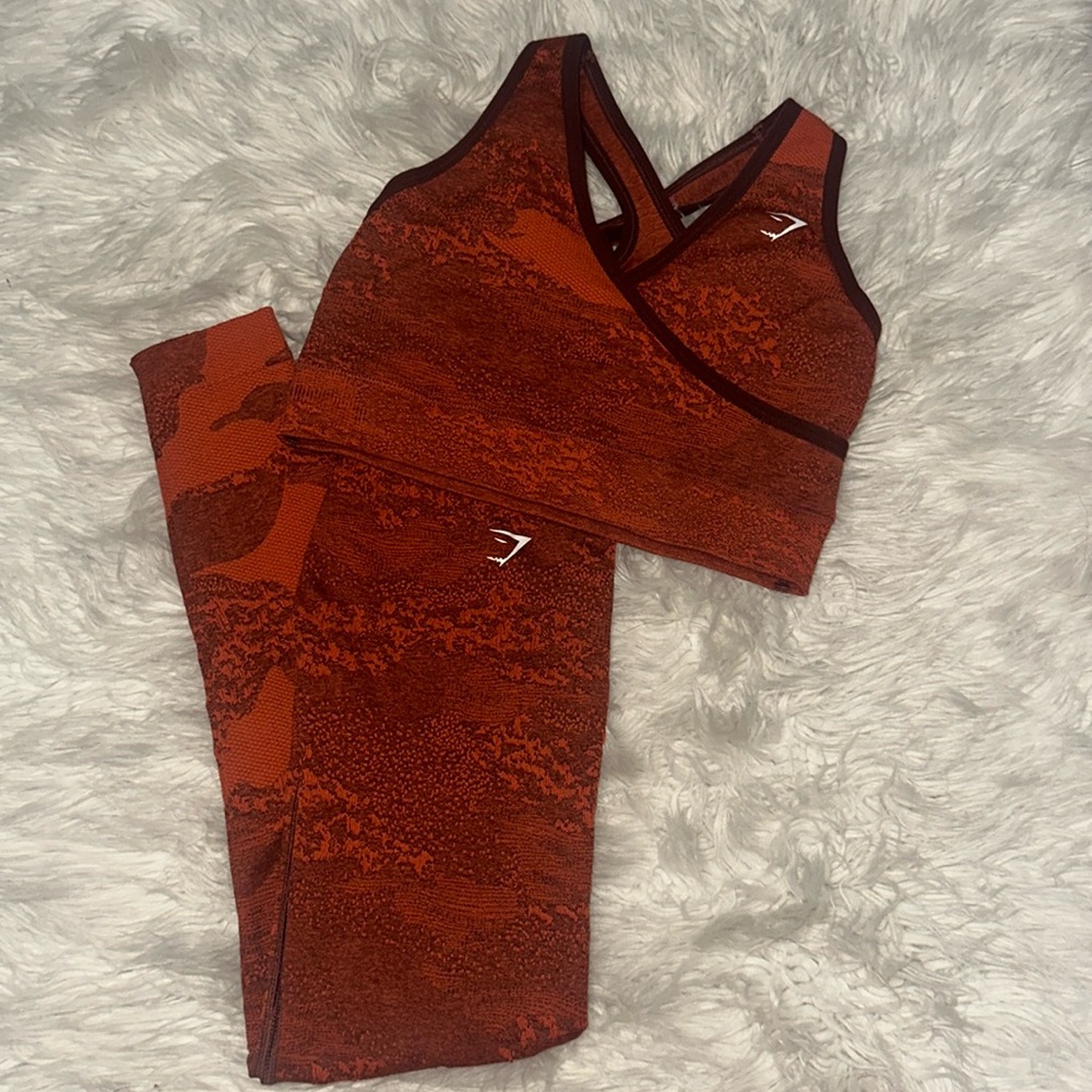 ADAPT CAMO SEAMLESS SPORTS BRA AND LEGGINGS